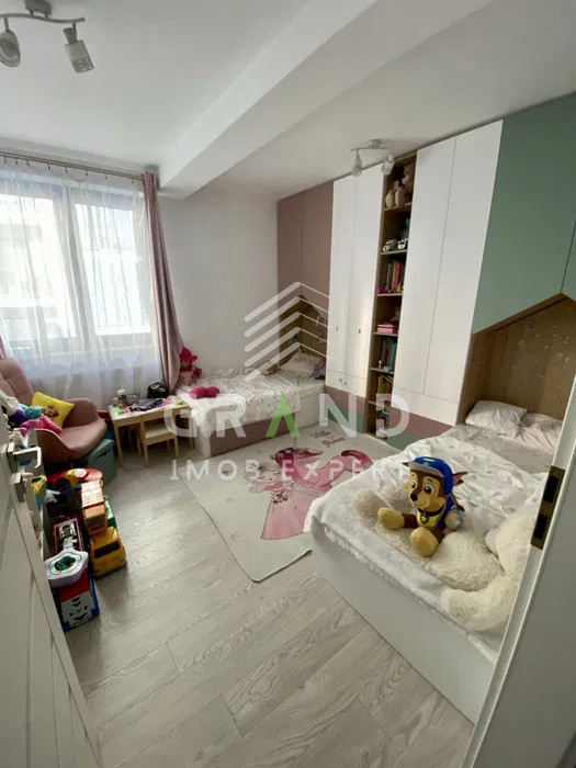 Vânzare apartament modern 3 camere + 2 parcări, zonă exclusivistă Bună Ziua