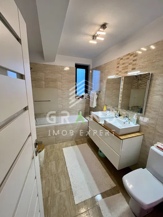 Vânzare apartament modern 3 camere + 2 parcări, zonă exclusivistă Bună Ziua