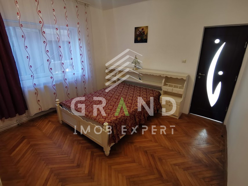 Casă modernă de închiriat, 3 dormitoare,curte privată și parcare, PETFRIENDLY