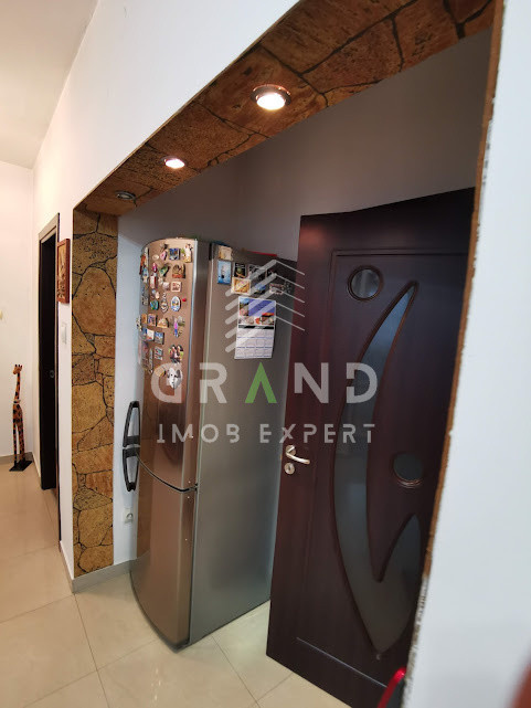 Casă modernă de închiriat, 3 dormitoare,curte privată și parcare, PETFRIENDLY