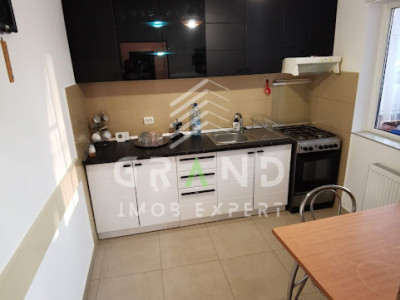 Casă modernă de închiriat, 3 dormitoare,curte privată și parcare, PETFRIENDLY