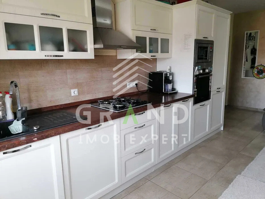 Vanzare apartament decomandat 3 camere, Florești – ultrafinisat, parcare inclusa