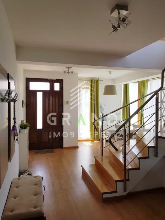 Casă 4 camere | TERASĂ+2 BALCOANE | GARAJ | ZONA BORHANCI/ROMUL LADEA