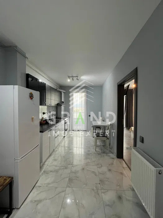 Intre Lacuri: Apartament de inchiriat cu 1 camera, fara parcare, terasa 6mp
