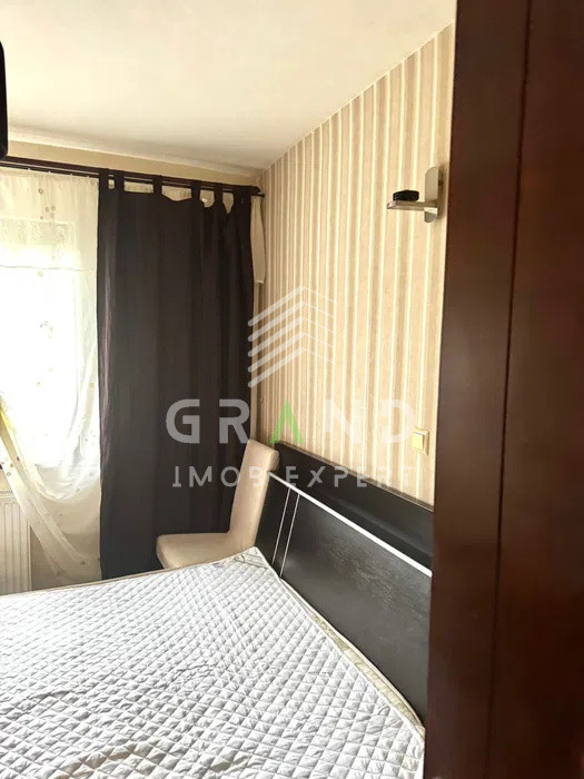 Chirie:Apartament 3 camere decomandat, Str. Azuga, Cluj, etaj 4, parcare inclusa