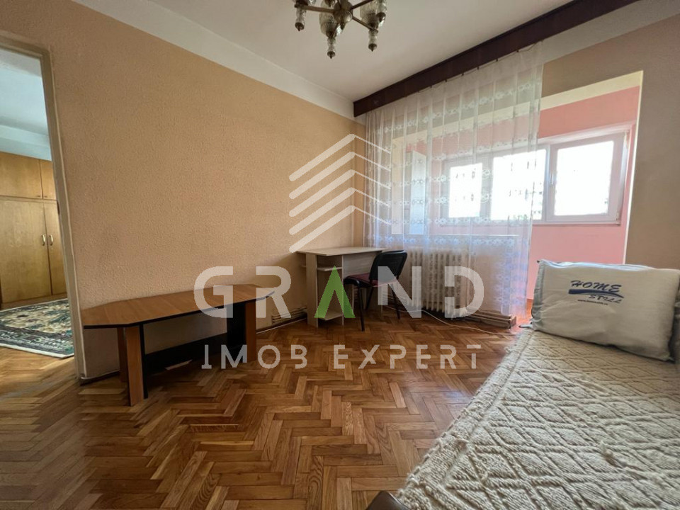Apartament 3 camere | Semidecomandat | Zona FSEGA – Iulius Mall