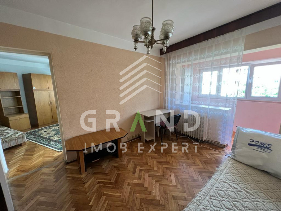 Apartament 3 camere | Semidecomandat | Zona FSEGA – Iulius Mall