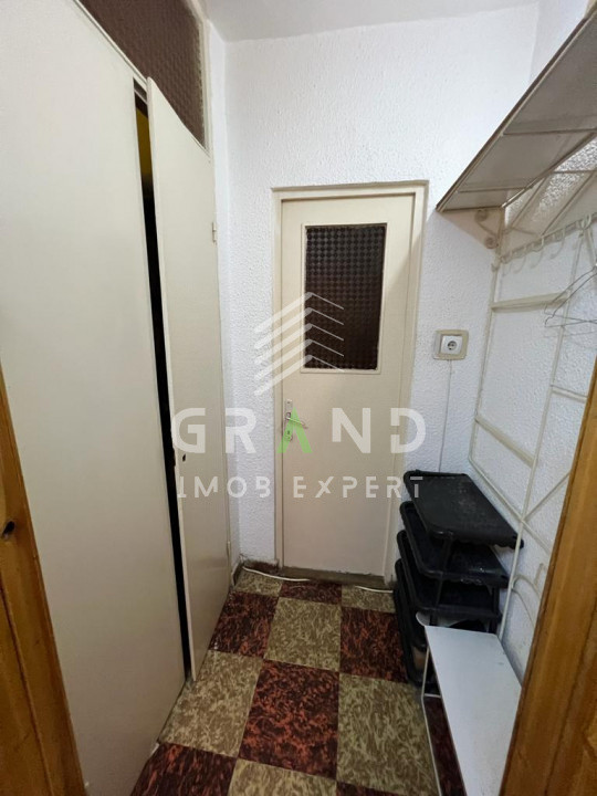 Apartament 3 camere | Semidecomandat | Zona FSEGA – Iulius Mall