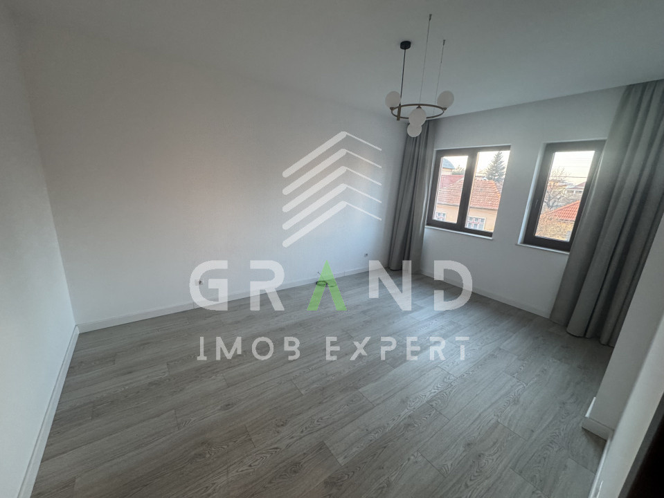 SPAȚIU DE BIROURI | 3 CAMERE | BALCON | CURTE | PARCARE | GHEORGHENI