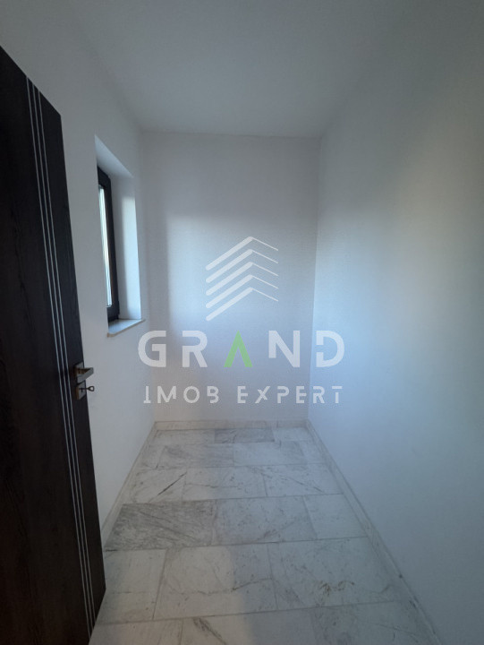 SPAȚIU DE BIROURI | 3 CAMERE | BALCON | CURTE | PARCARE | GHEORGHENI