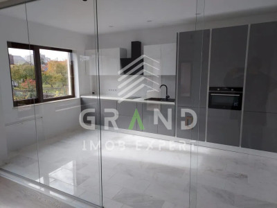 SPAȚIU DE BIROURI | 3 CAMERE | BALCON | CURTE | PARCARE | GHEORGHENI