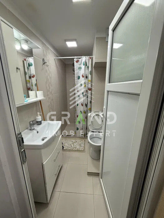 Inchiriere apartament semidecomandat cu o camera, etaj 1, 34 mp, cartier Iris