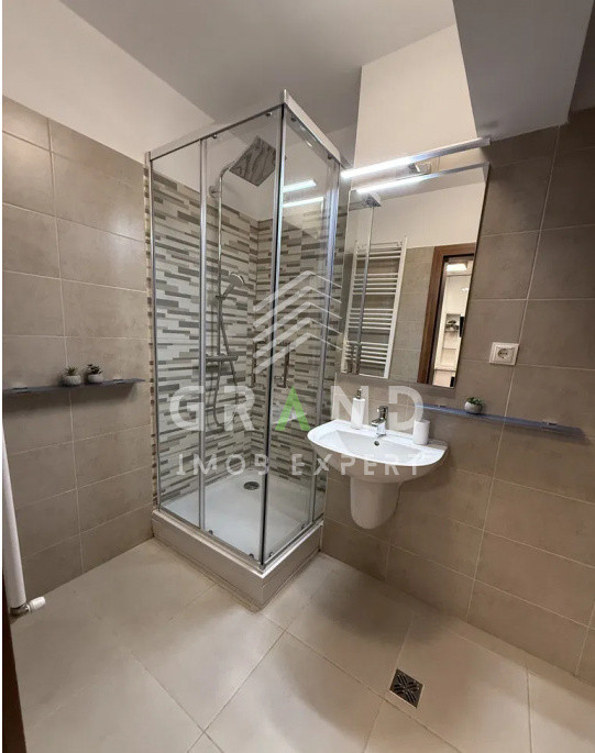 Apartament de inchiriat, cu grădină privată+parcare, 2 camere, lângă Iulius Mall