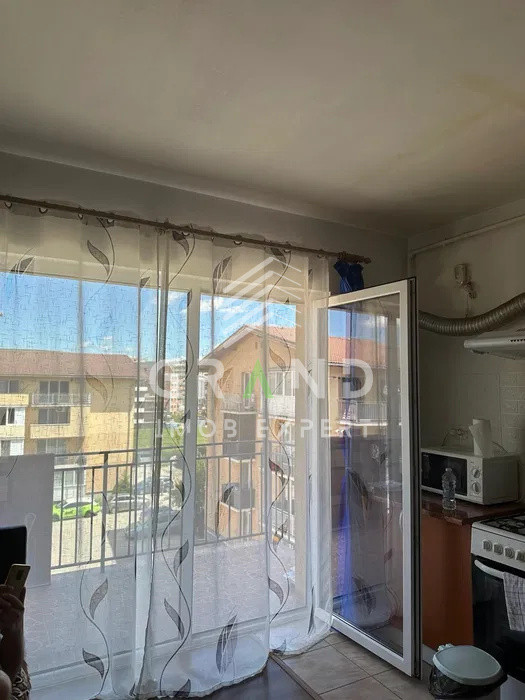 Vanzare apartament cu 2 camere, 41 mp utili + balcon 9 mp, Florești, Porii