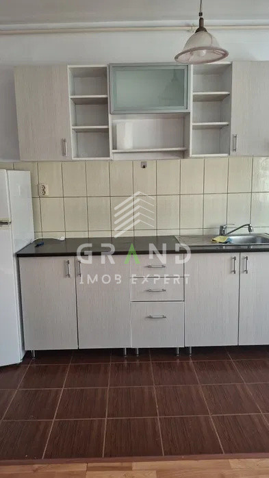 Închiriere apartament 2 camere, etaj 3, renovat recent,Str. Hameiului, Cluj