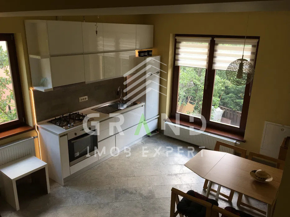 Apartament modern 3 camere in casă, + curte, 100 mp, Grădina Botanică, UMF, Cluj