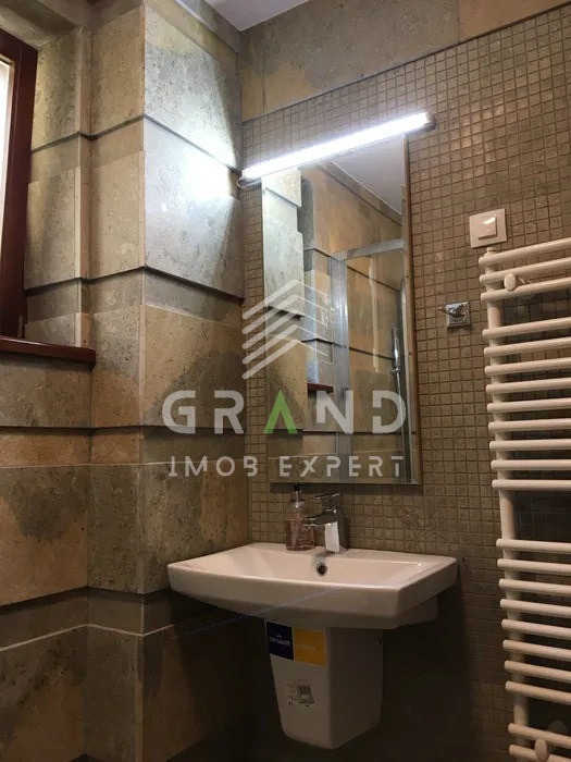 Apartament modern 3 camere in casă, + curte, 100 mp, Grădina Botanică, UMF, Cluj