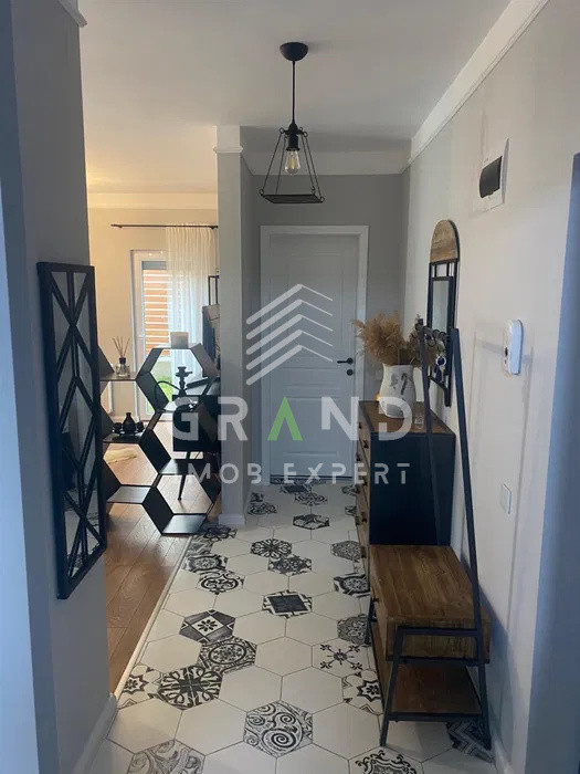 Închiriere apartament cu 2 camere + curte privată, loc parcare, cartier Borhanci