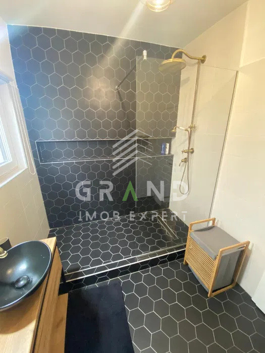 Închiriere apartament cu 2 camere + curte privată, loc parcare, cartier Borhanci