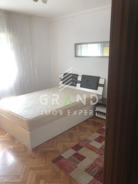 Apartament 3 camere decomandat, zona Piata Zorilor, 600 euro