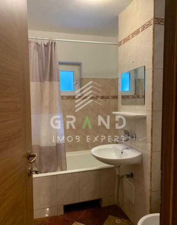 Apartament 3 camere decomandat, zona Piata Zorilor, 600 euro