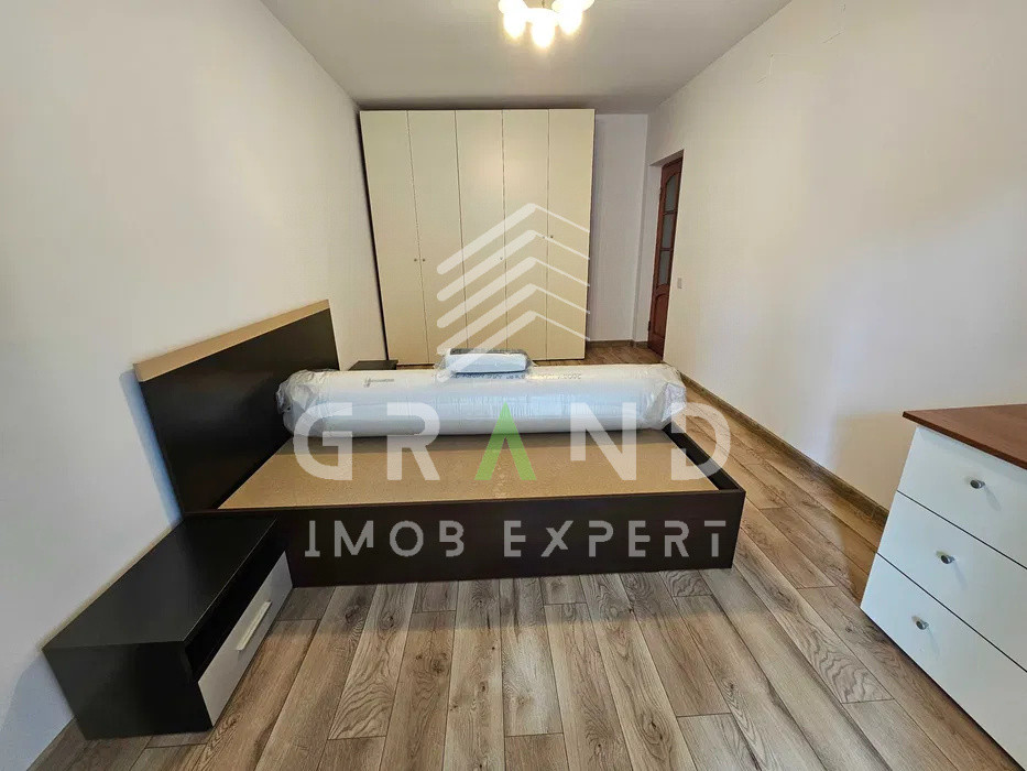 Chirie Apartament premium 4 camere în Zorilor, cu garaj și loc de parcare