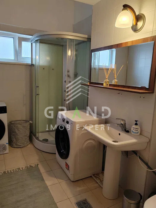 Centru: Chirie Ap. 2 camere Decomandate, Parcare subterană, Piața Mihai Viteazu