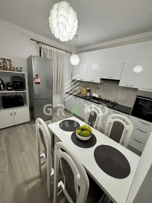 Închiriere 2 camere decomandat cu parcare subterana– str. Paris, Semicentral