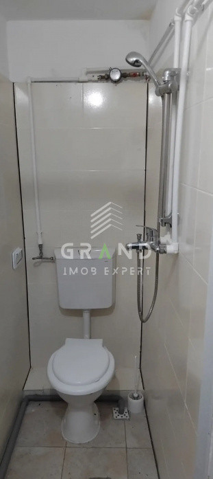 Garsonieră de închiriat pe Strada Taberei–mobilată și utilată