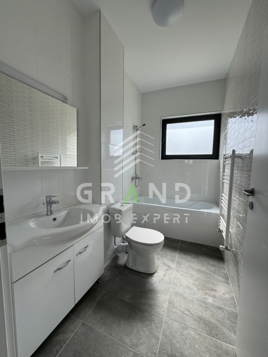 TOTUL NOU!Casa individuala,4 camere,3 BAI,TERASA,GARAJ,zona Dezmir