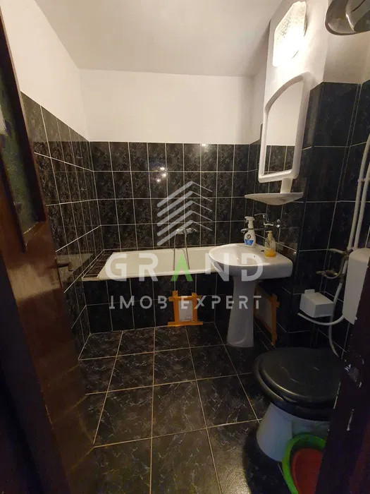 Inchiriere apartament spatios si luminos, 4 camere in Manastur, str. Ion Mester
