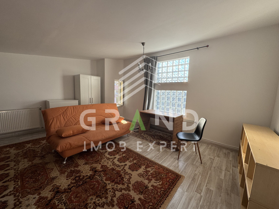 Casa insiruita 110 mp | 4 Camere | curte comuna | parcare | Campului/Manastur