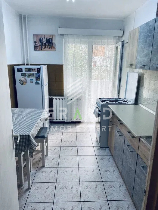 Chirie Apartament Spațios cu 2 Camere | Etaj 2 | Balcon Închis – Mărăști