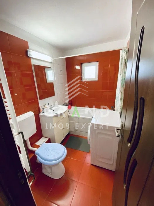 Chirie Apartament Spațios cu 2 Camere | Etaj 2 | Balcon Închis – Mărăști