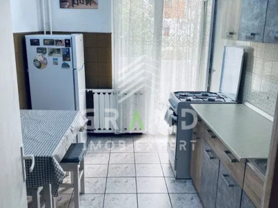 Chirie Apartament Spațios cu 2 Camere | Etaj 2 | Balcon Închis – Mărăști