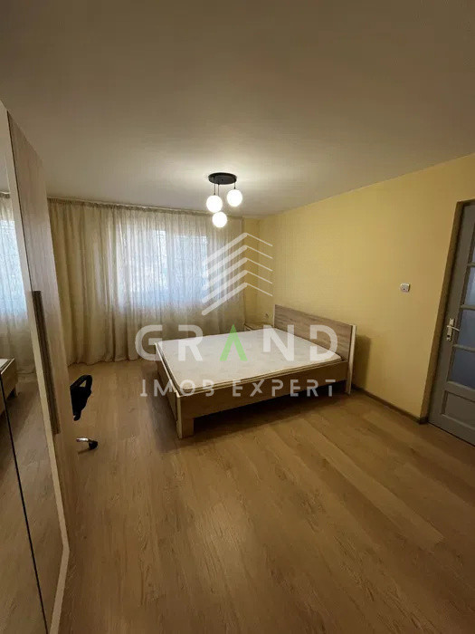 Inchiriere apartament generos 100 mp la etajul unei case, cartier Gheorgheni