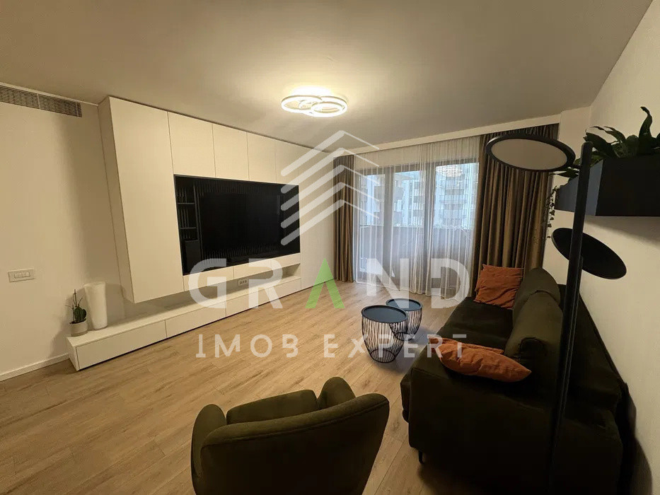 Apartament ultrafinisat de inchiriat, 2 camere, balcon, parcare, zona Garii