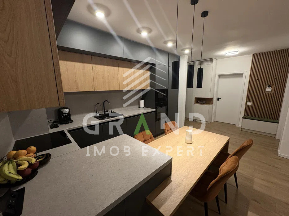 Apartament ultrafinisat de inchiriat, 2 camere, balcon, parcare, zona Garii