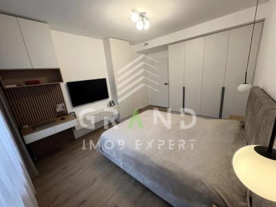 Apartament ultrafinisat de inchiriat, 2 camere, balcon, parcare, zona Garii