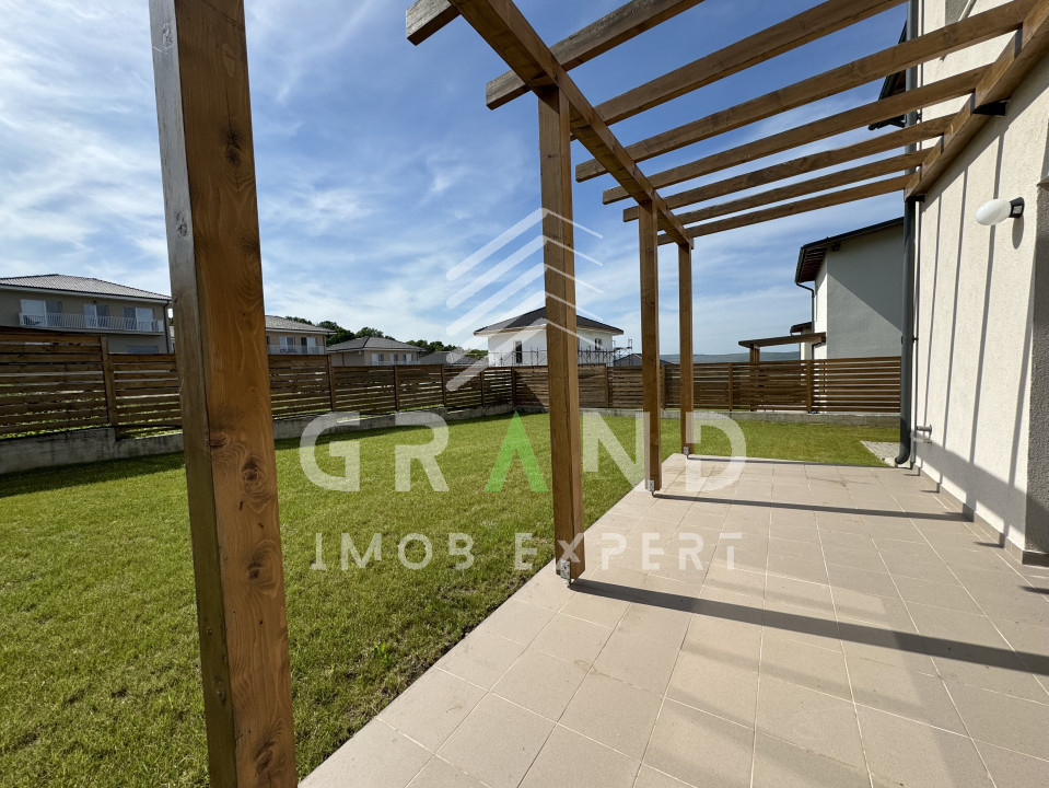 TOTUL NOU!Casa individuala,4 camere,3 BAI,TERASA,GARAJ,zona Dezmir