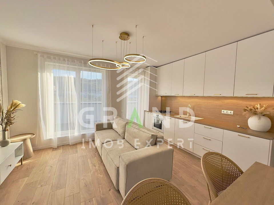 Apartament de vanzare:nou,ultrafinisat,mobilat,utilat cu terasa  25mp , Floresti