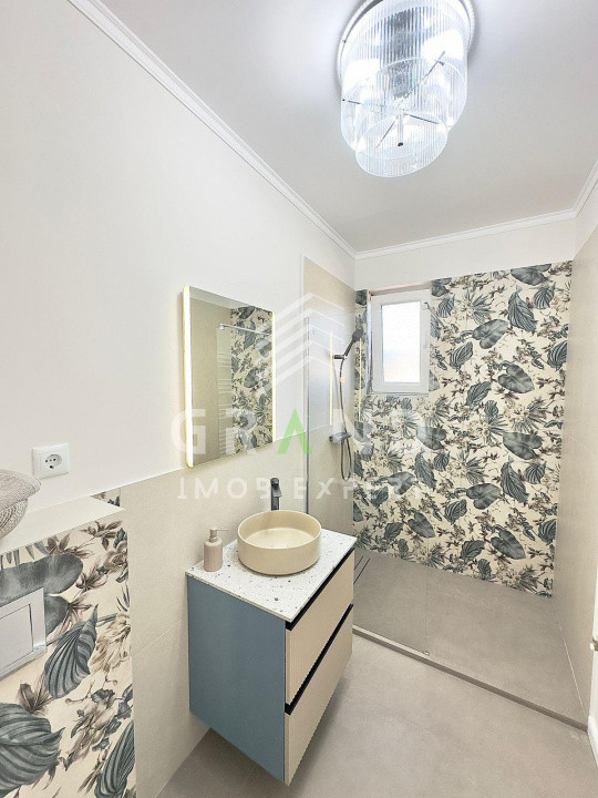 Apartament de vanzare:nou,ultrafinisat,mobilat,utilat cu terasa  25mp , Floresti