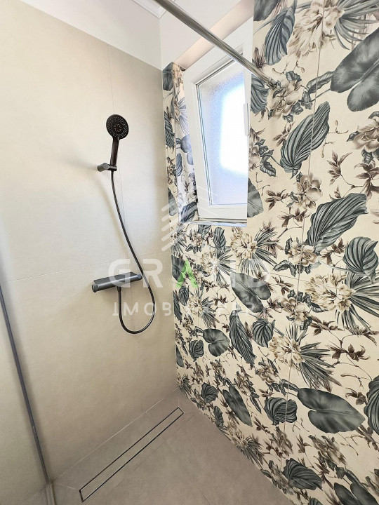 Apartament de vanzare:nou,ultrafinisat,mobilat,utilat cu terasa  25mp , Floresti