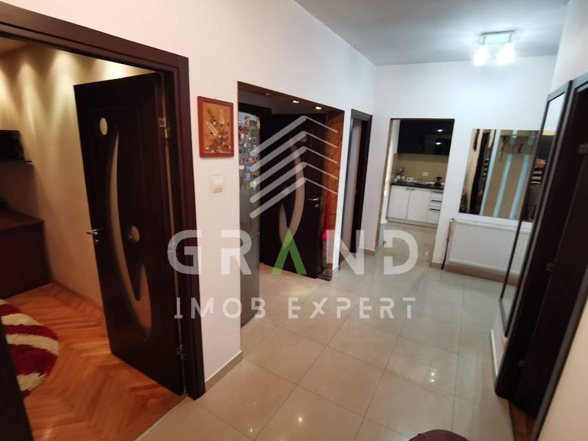 Casă 3 camere de închiriat – Dâmbul Rotund | Curte | Parcare | Terasă