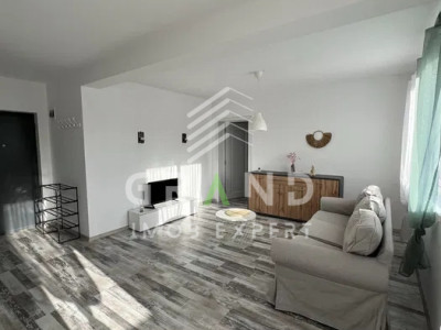 Apartament semidecomandat cu 2 camere, balcon, living open space, Floresti