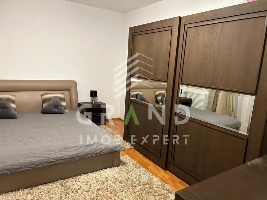 Apartament decomandat | 2 camere + living | balcon | terasa | P-ta Mihai Viteazu