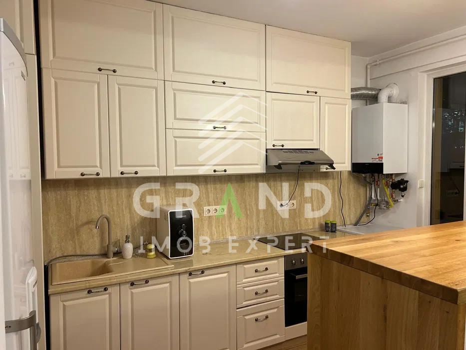 Apartament decomandat | 2 camere + living | balcon | terasa | P-ta Mihai Viteazu