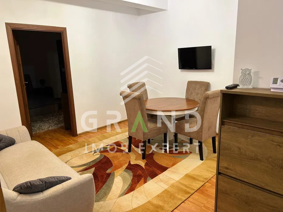 Apartament decomandat | 2 camere + living | balcon | terasa | P-ta Mihai Viteazu