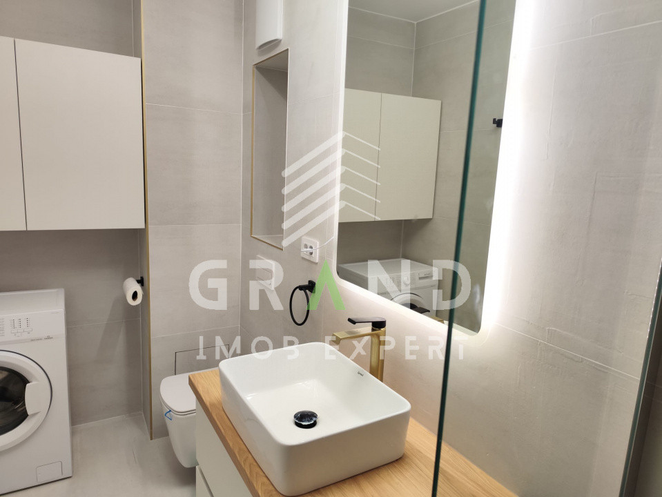 Apartament ultrafinisat | 2 camere | balcon | semidecomandat | Parcare | Marasti