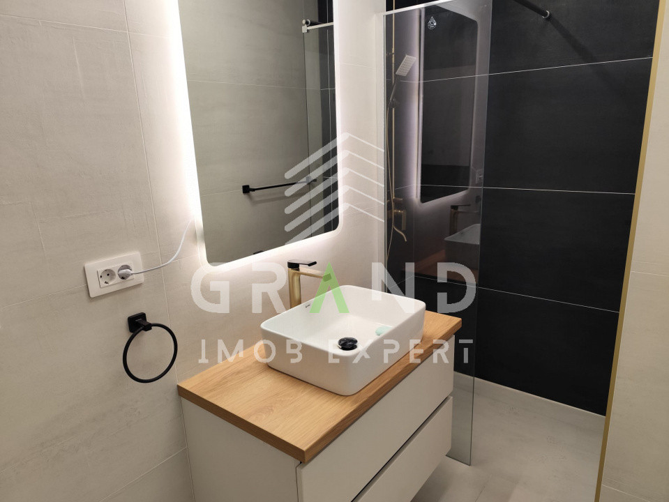 Apartament ultrafinisat | 2 camere | balcon | semidecomandat | Parcare | Marasti